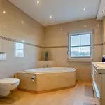 Апартаменты Lueftenblick - 2 Am Starnberger See, Mit Terrasse Oder Balkon, Weitblick, Sauna, Kamin, E-ladestation Берг