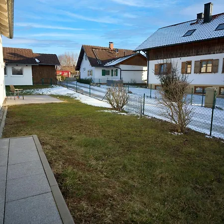 Lueftenblick - Am Starnberger See, Mit Terrasse, Weitblick, Sauna, Kamin, E-ladestation Apartment Berg am Starnberger See