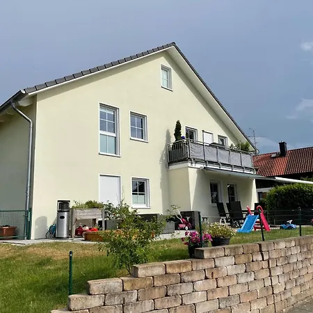 Lueftenblick - Am Starnberger See, Mit Terrasse, Weitblick, Sauna, Kamin, E-ladestation Apartment Berg am Starnberger See